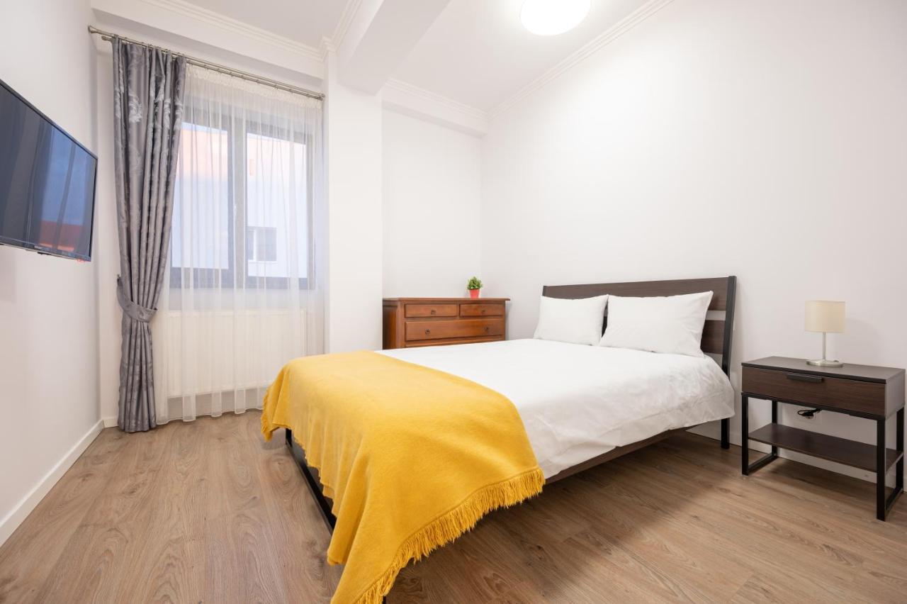 Tei Apartments Орадя Екстер'єр фото