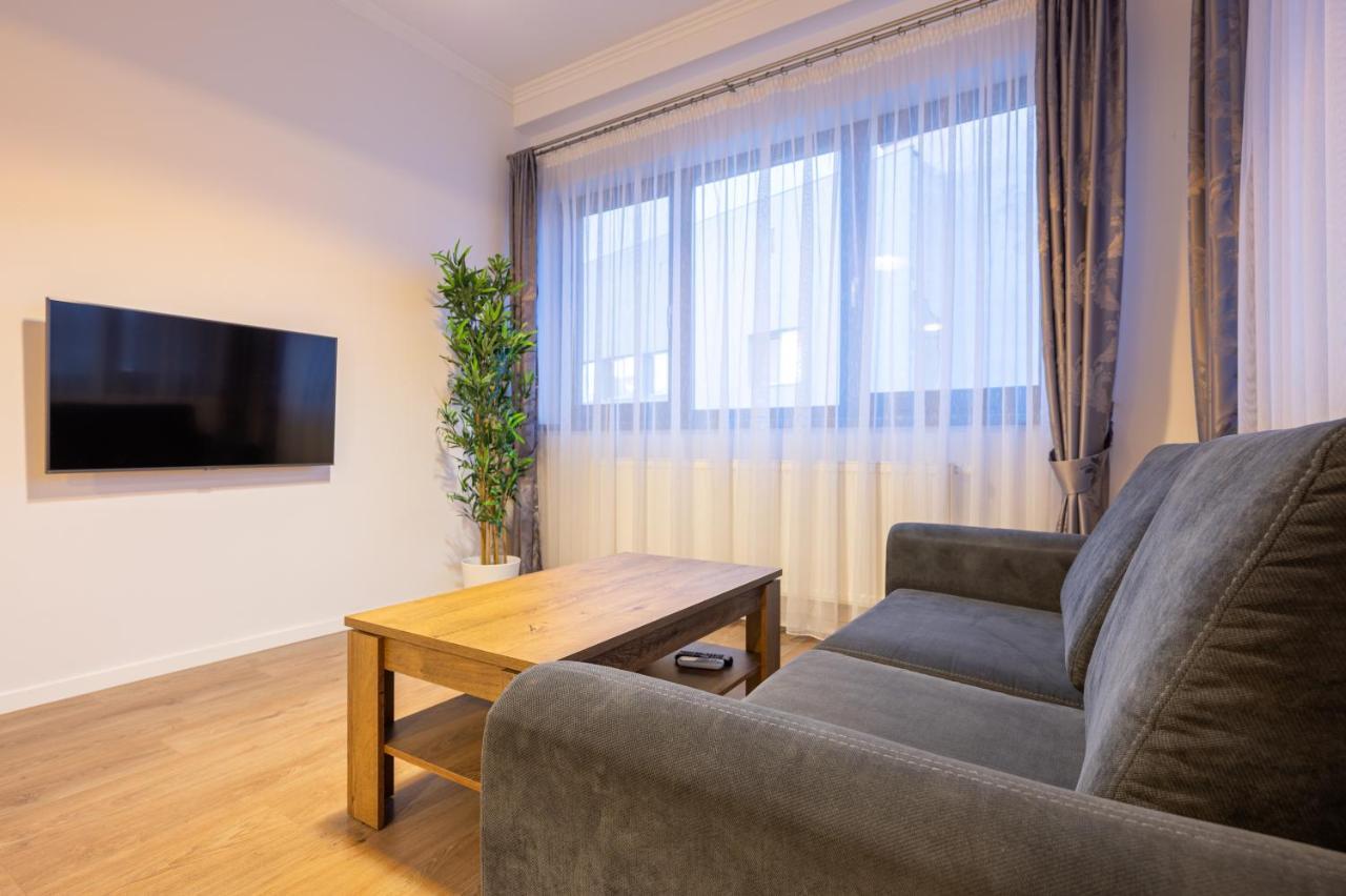 Tei Apartments Орадя Екстер'єр фото