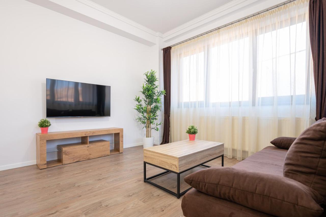 Tei Apartments Орадя Екстер'єр фото