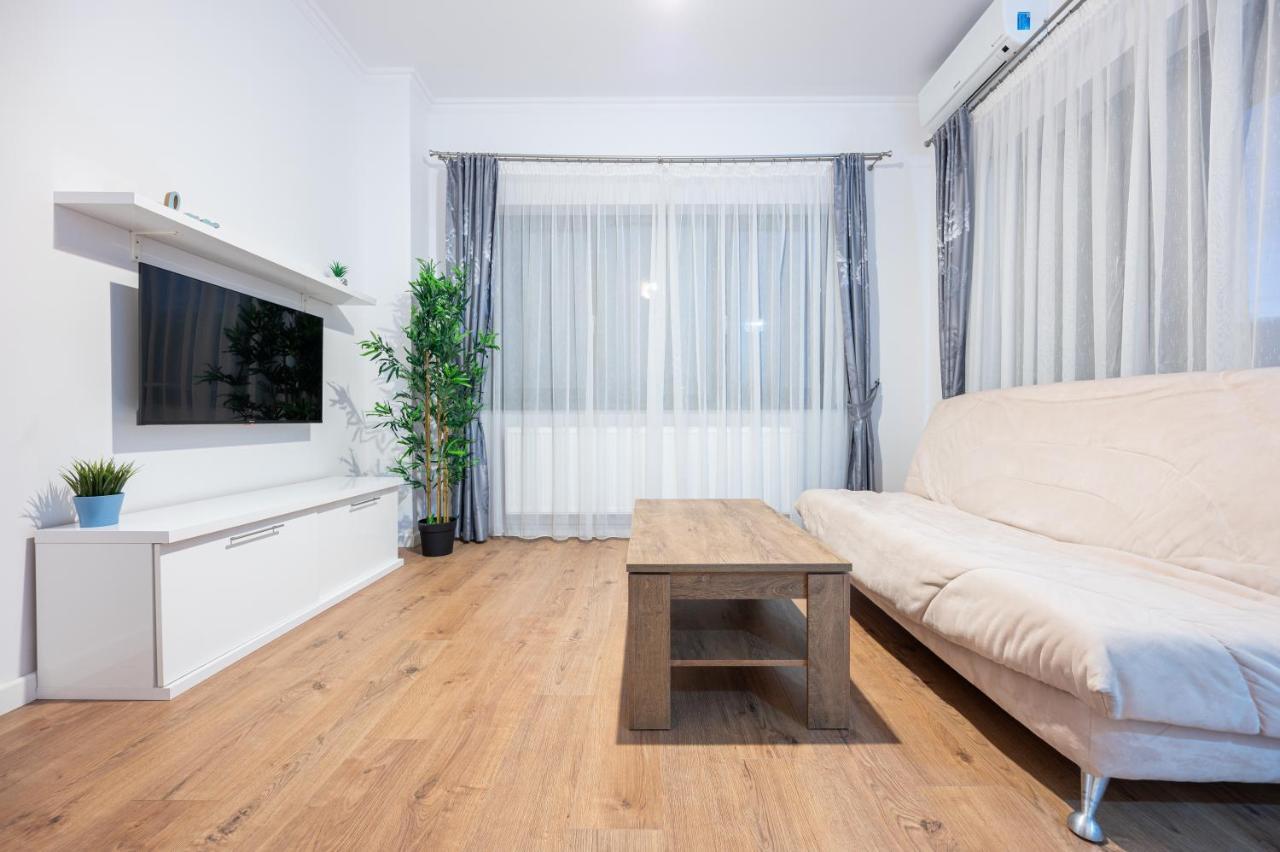 Tei Apartments Орадя Екстер'єр фото